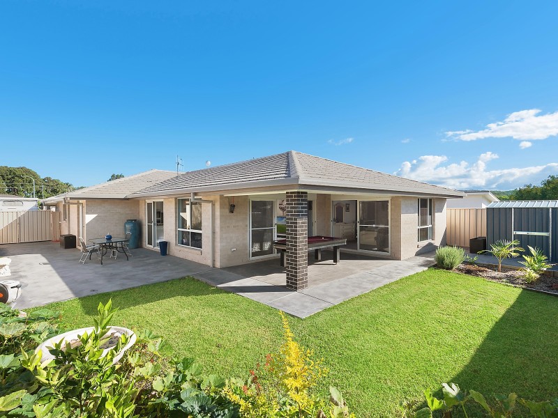13 Kara Close, Lake Cathie NSW 2445