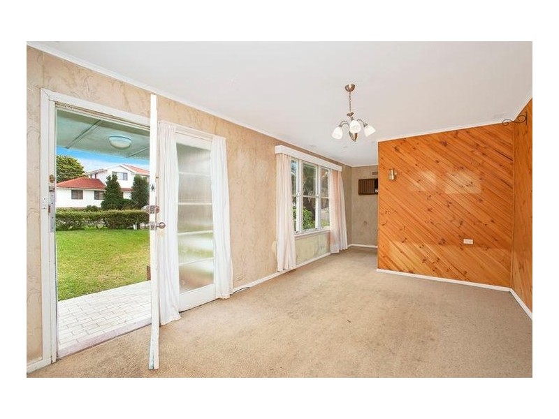 33 Hogarth Avenue, Mount Warrigal NSW 2528