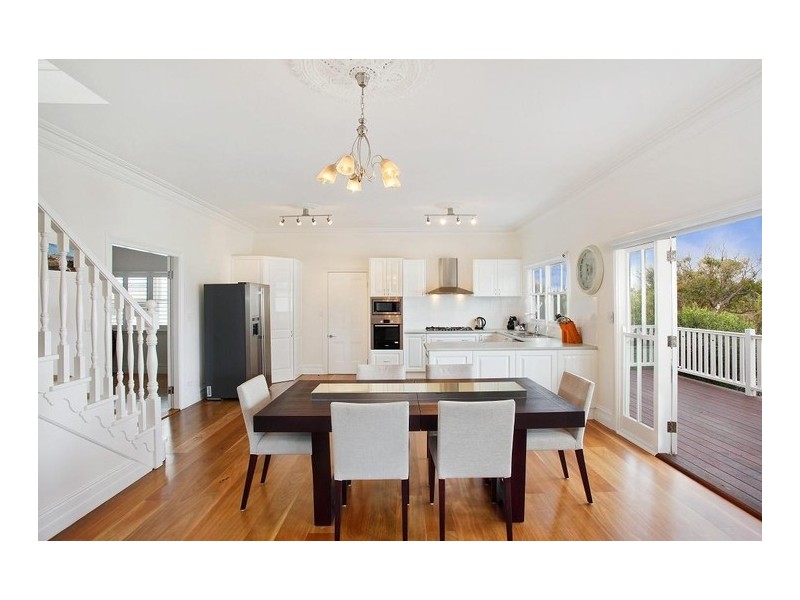9 Woodland Avenue, Thirroul NSW 2515