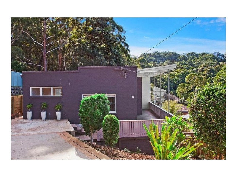 16 Balmer Crescent, Woonona NSW 2517