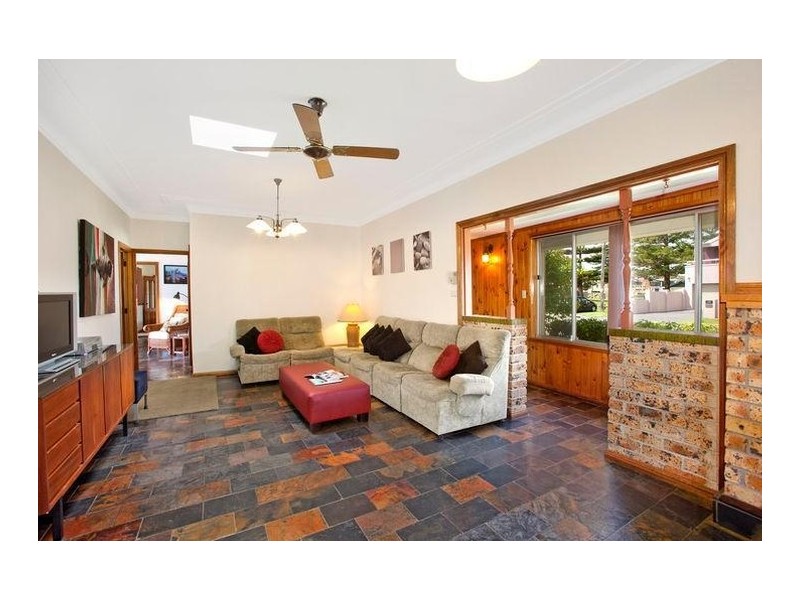 133 Osborne Parade, Warilla NSW 2528