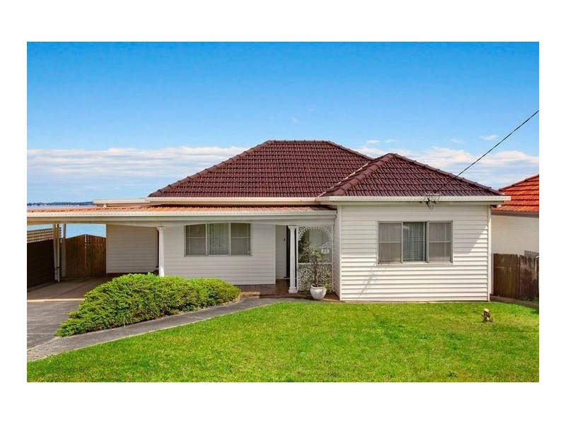 49 Northcliffe Drive, Lake Heights NSW 2502