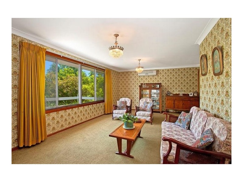 27 Gorrell Crescent, Mangerton NSW 2500