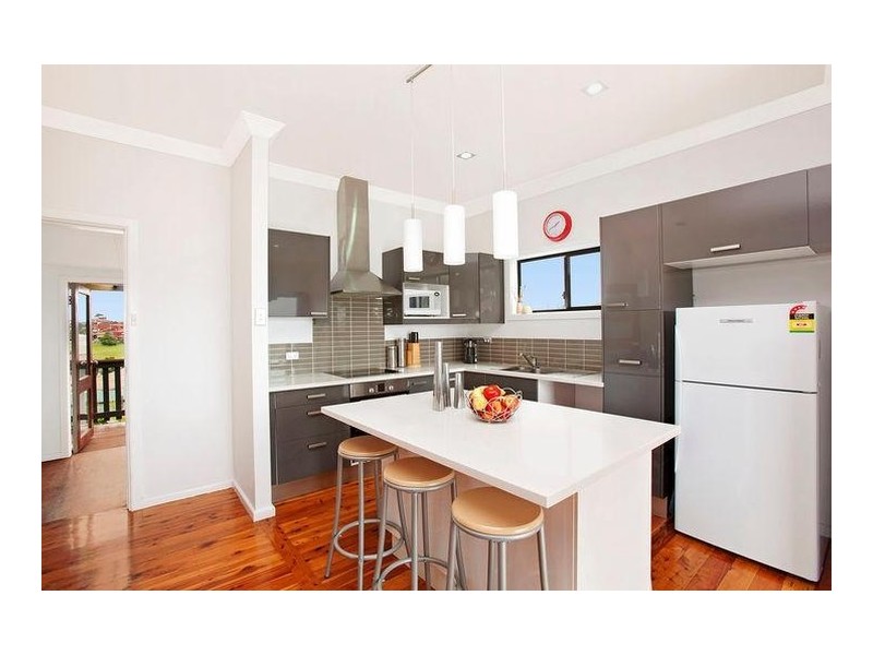 17 Buena Vista Avenue, Lake Heights NSW 2502