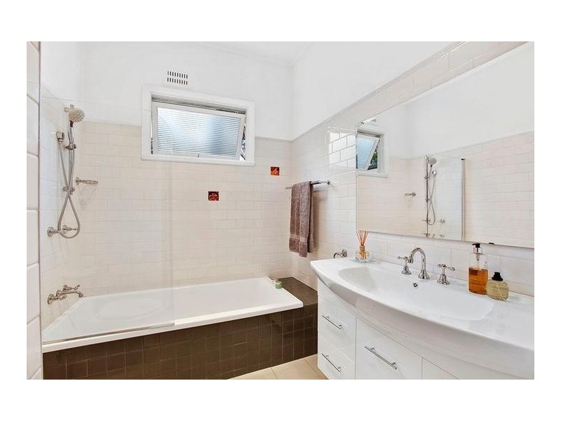 96 Princes Highway, Thirroul NSW 2515