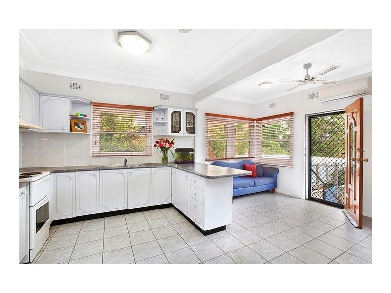 5 Gundarun Street, West Wollongong NSW 2500
