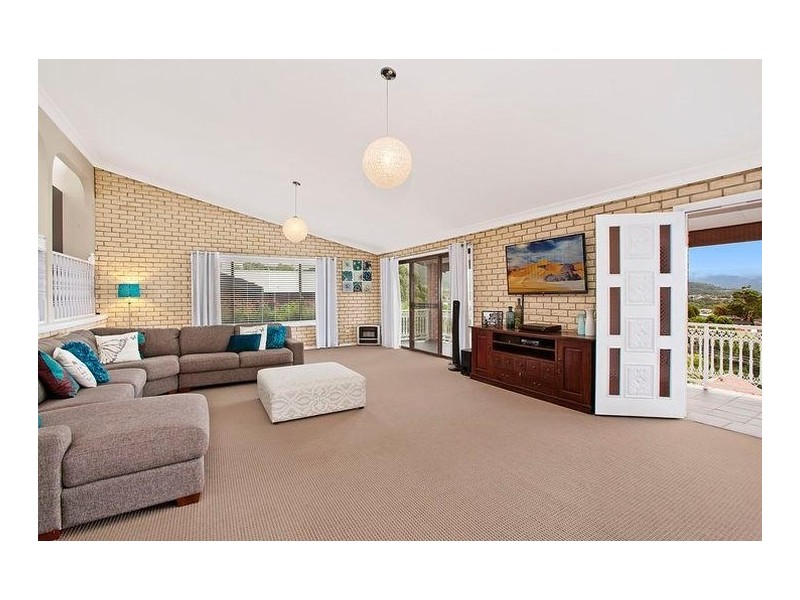 61 Iola Avenue, Farmborough Heights NSW 2526