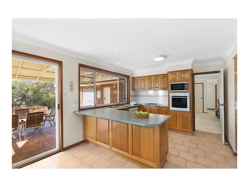 28 Deenyi Close, Cordeaux Heights NSW 2526