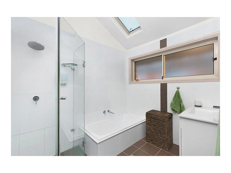 16 Branch Avenue, Figtree NSW 2525