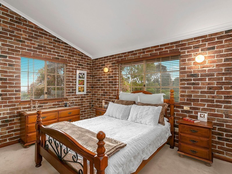 19 Tamarind Drive, Cordeaux Heights NSW 2526