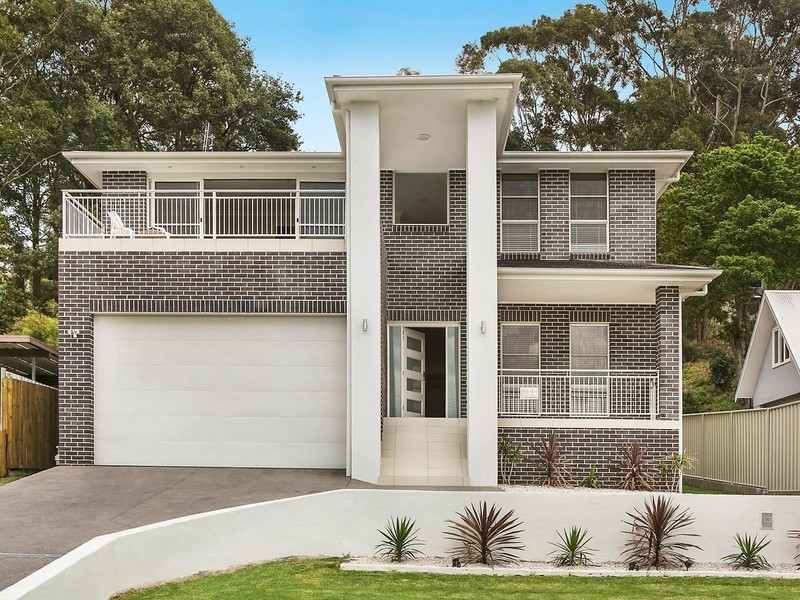 12 Mountain Avenue, Woonona NSW 2517