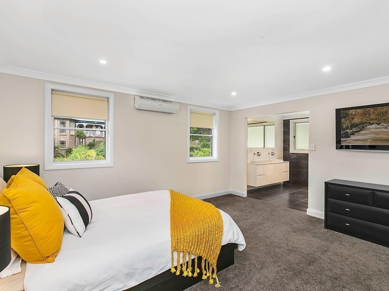 12 Mountain Avenue, Woonona NSW 2517