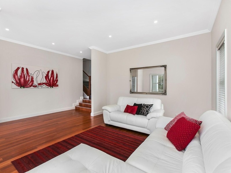 12 Mountain Avenue, Woonona NSW 2517