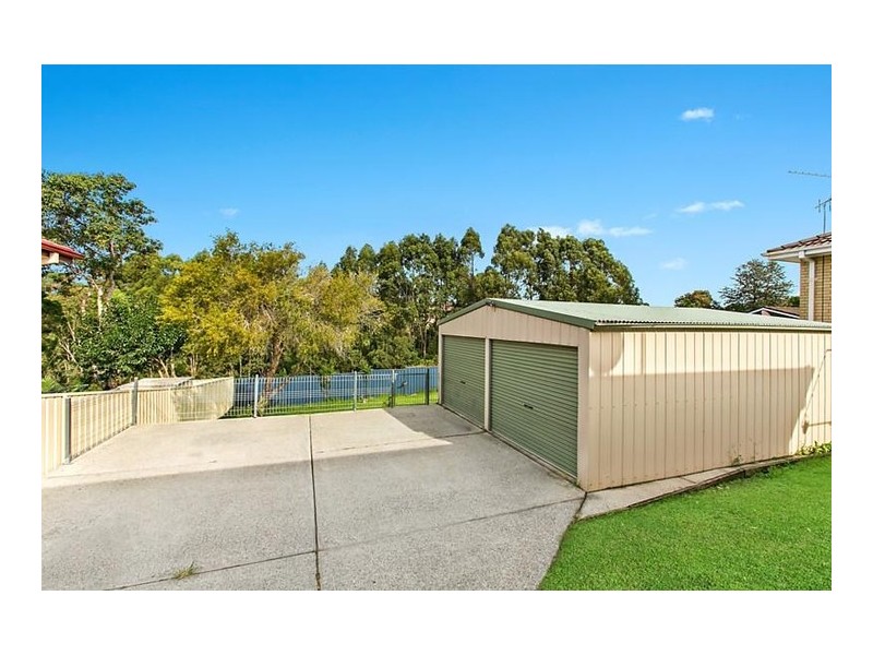 17 Coral Crescent, Unanderra NSW 2526