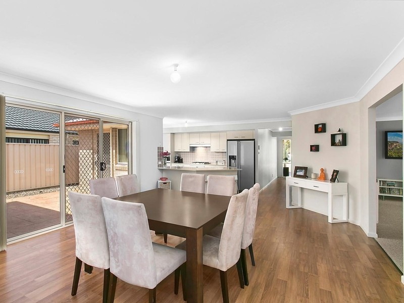8 Hubbard Avenue, Horsley NSW 2530