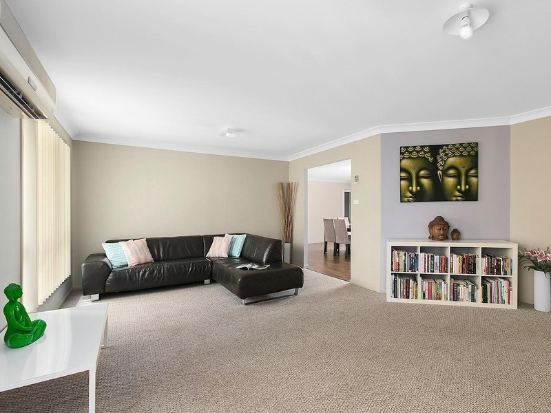 8 Hubbard Avenue, Horsley NSW 2530