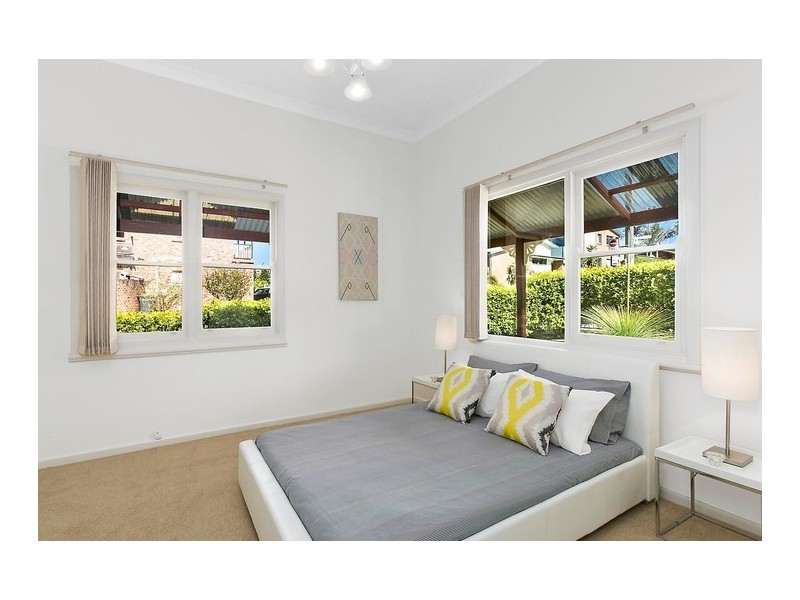 10 Hunter Street, Balgownie NSW 2519