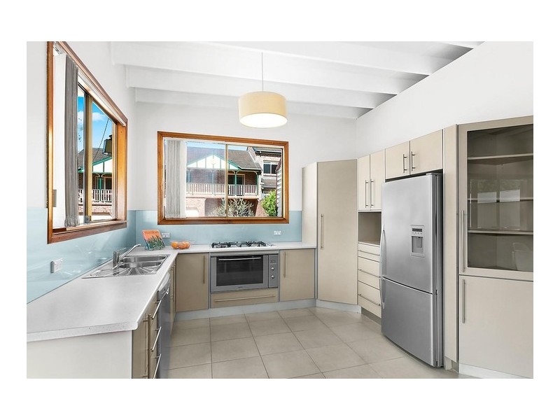 10 Hunter Street, Balgownie NSW 2519