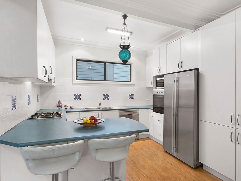 9 Taronga Avenue, Mangerton NSW 2500