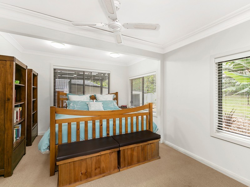 9 Taronga Avenue, Mangerton NSW 2500