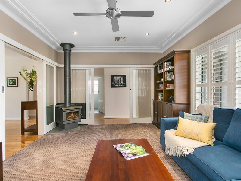 48 Colgong Crescent, Towradgi NSW 2518