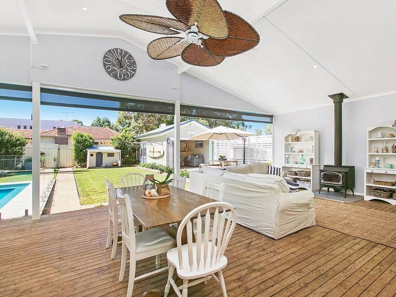 25 Koorabel Avenue, West Wollongong NSW 2500