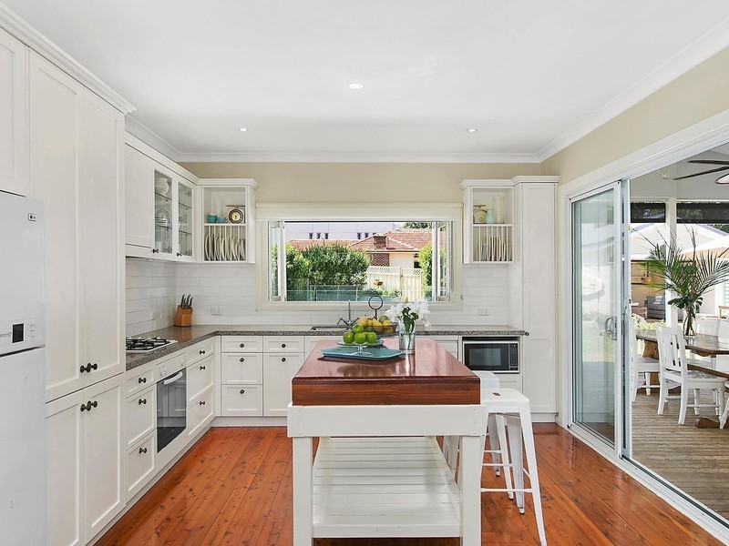 25 Koorabel Avenue, West Wollongong NSW 2500