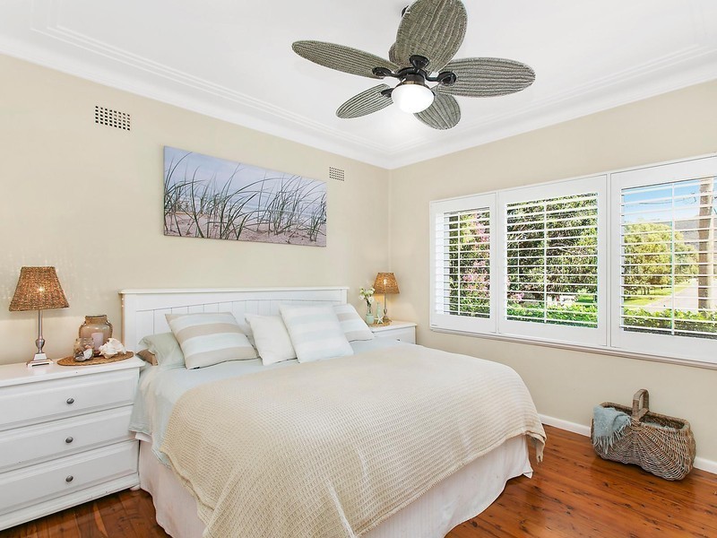 25 Koorabel Avenue, West Wollongong NSW 2500
