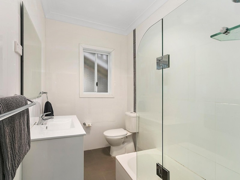 41 Essex Street, Berkeley NSW 2506