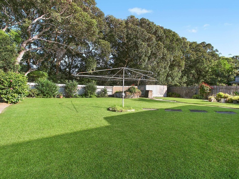 10 Cassell Avenue, Towradgi NSW 2518