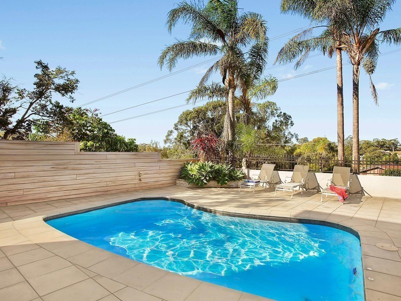 4 Nareena Avenue, Figtree NSW 2525