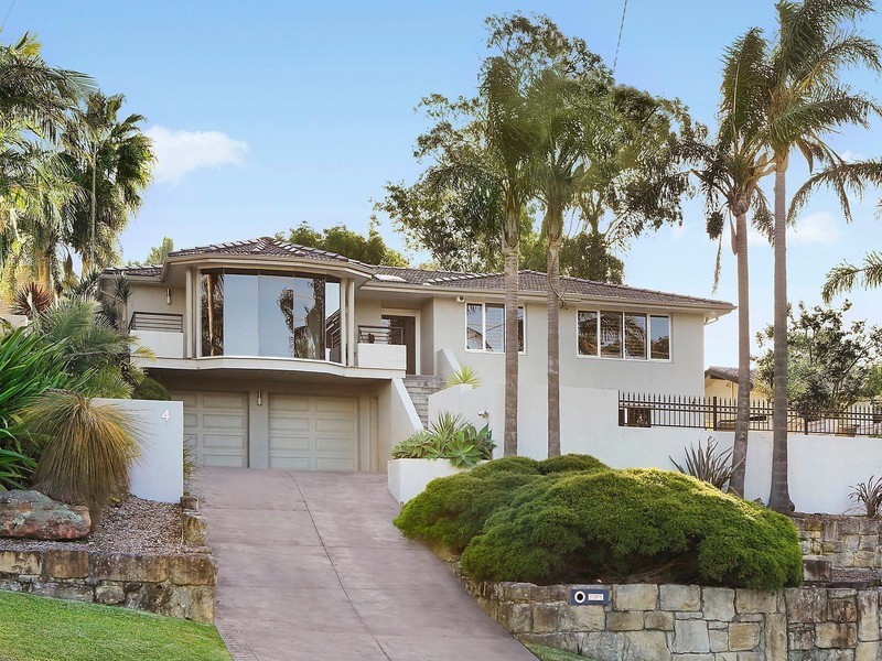 4 Nareena Avenue, Figtree NSW 2525