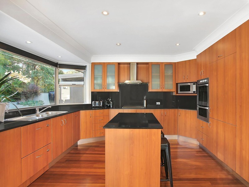 4 Nareena Avenue, Figtree NSW 2525