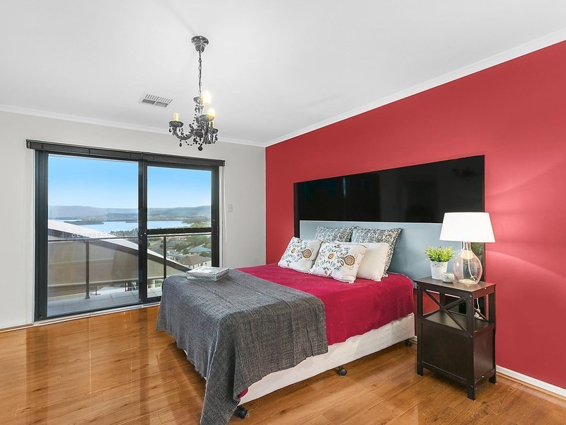 4 Jacana Place, Lake Heights NSW 2502