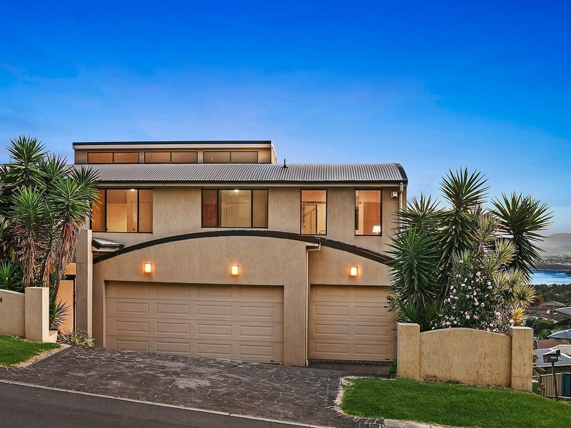 4 Jacana Place, Lake Heights NSW 2502