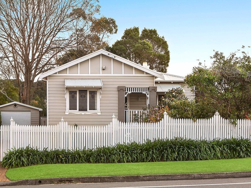 84 Gladstone Avenue, Wollongong NSW 2500