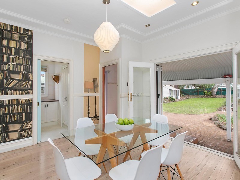 84 Gladstone Avenue, Wollongong NSW 2500