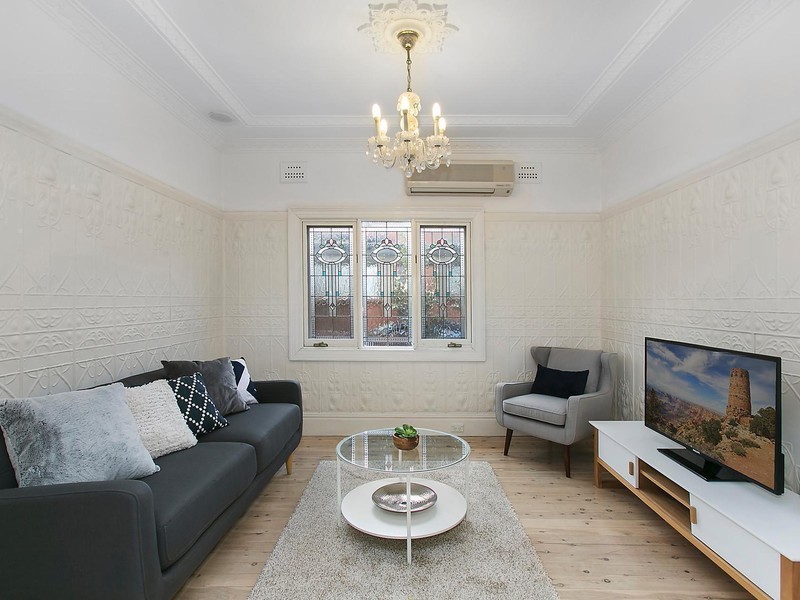 84 Gladstone Avenue, Wollongong NSW 2500