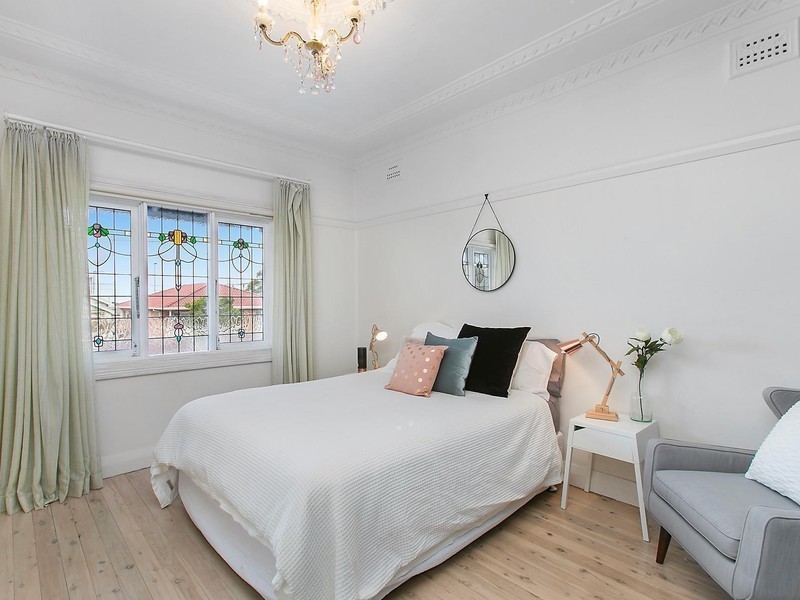 84 Gladstone Avenue, Wollongong NSW 2500