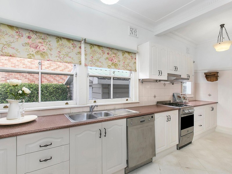 84 Gladstone Avenue, Wollongong NSW 2500