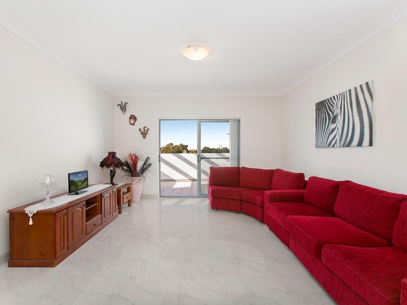 16/225 Princes Highway, Corrimal NSW 2518