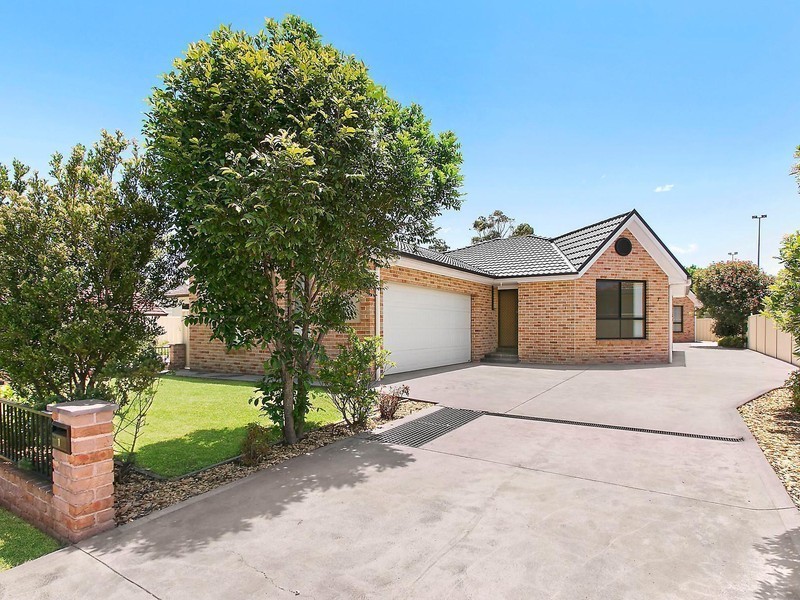 7 Albert Street, Unanderra NSW 2526