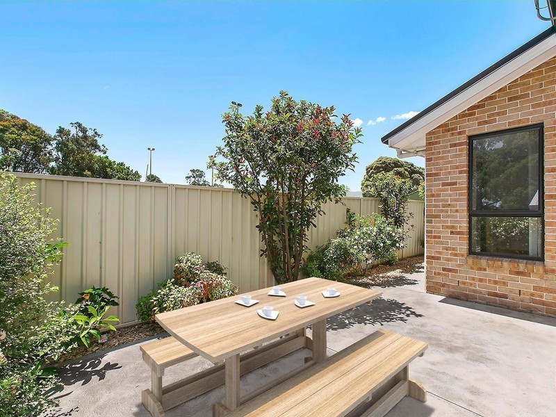 7 Albert Street, Unanderra NSW 2526