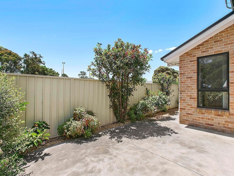 7 Albert Street, Unanderra NSW 2526