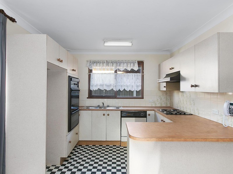 20 Kathleen Crescent, Woonona NSW 2517