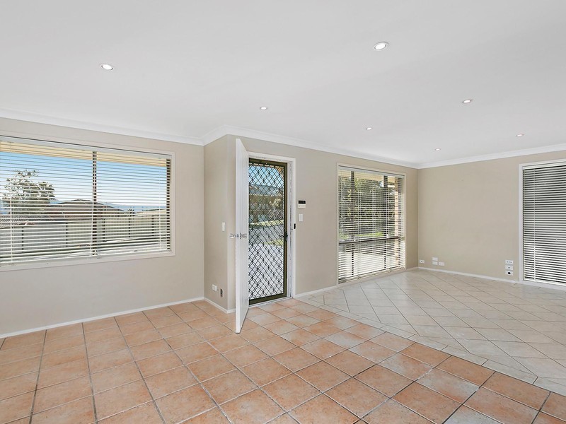 16 Roper Road, Albion Park NSW 2527