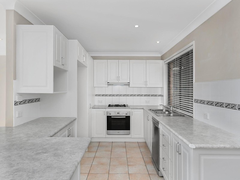 16 Roper Road, Albion Park NSW 2527