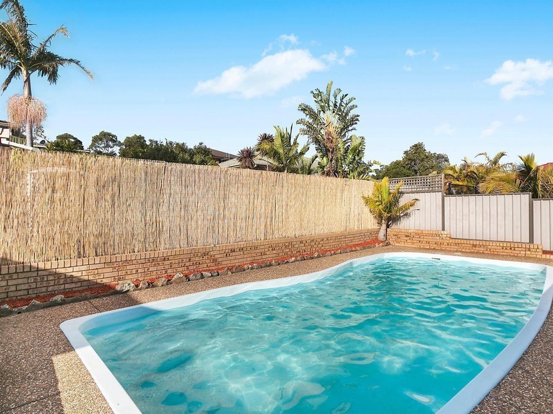 16 Roper Road, Albion Park NSW 2527