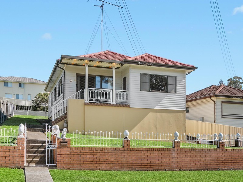 18 Ranchby Avenue, Lake Heights NSW 2502