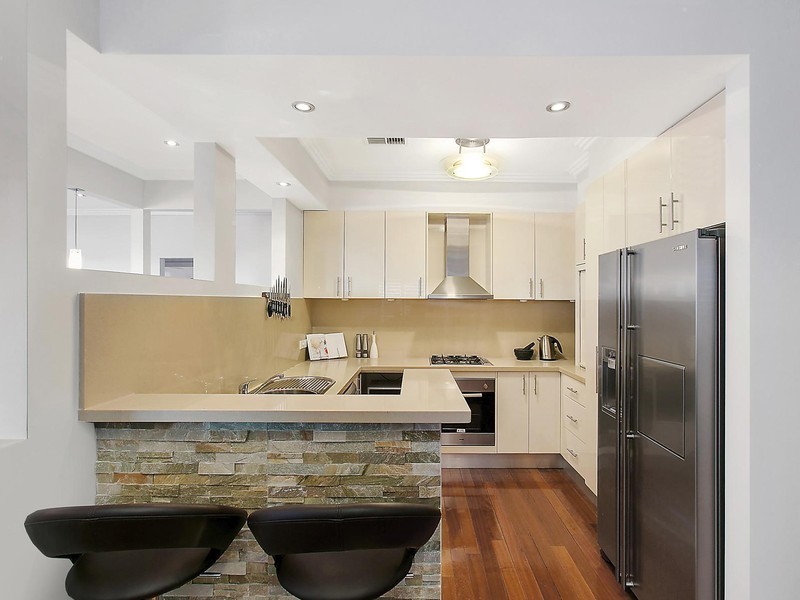 2/4 Kembla Street, Balgownie NSW 2519